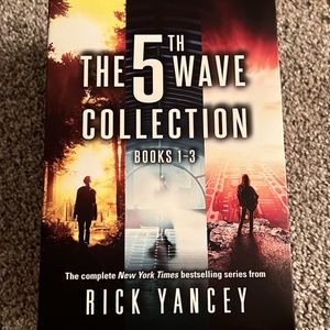 “The 5th Wave” Book Trilogy by Rick Yancey!